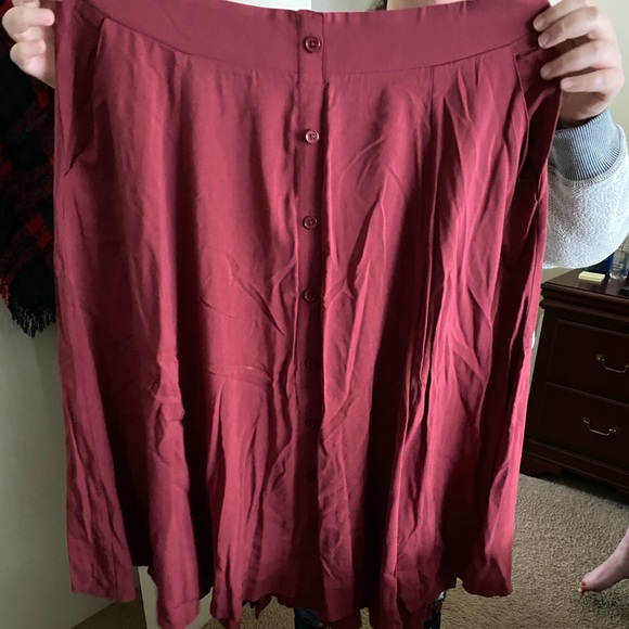 torrid Dresses & Skirts - NWT Torrid size 1 red button front skirt